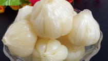 东北糖蒜的腌制方法,酸甜可口，回味无穷的家乡味道”